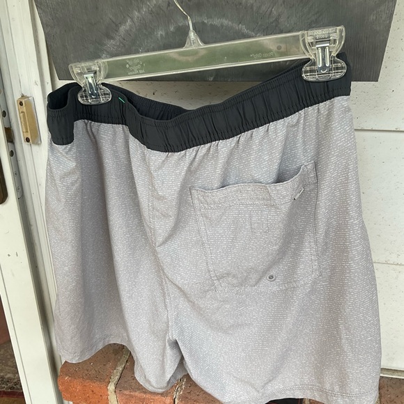 VUORI MEN'S KORE SHORT 5" INSEAM. - Picture 6 of 12